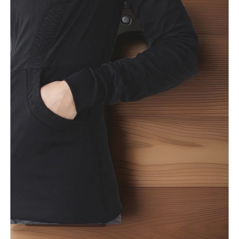 Lululemon Reversible Jacket Women 6 Black Gray Hooded Dance Yoga Zip Up - Picture 8 of 15